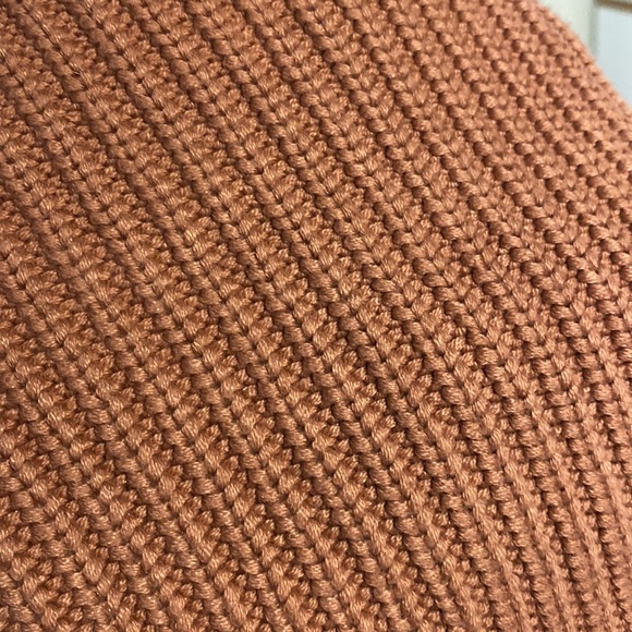 Pinkish/beige turtleneck - Picture 2 of 2
